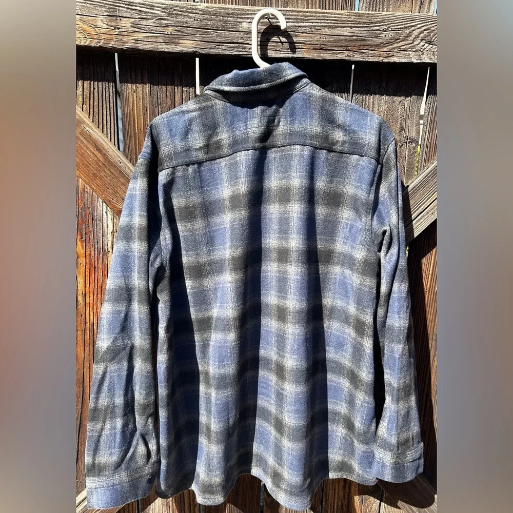 Shacket - Picture 2 of 2